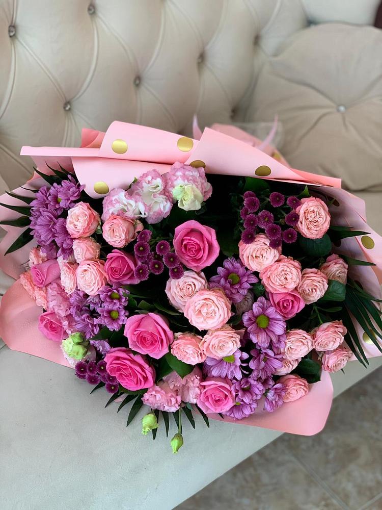 Букет цветов из: Хризантемы, Розы и Лизиантусы в Залари