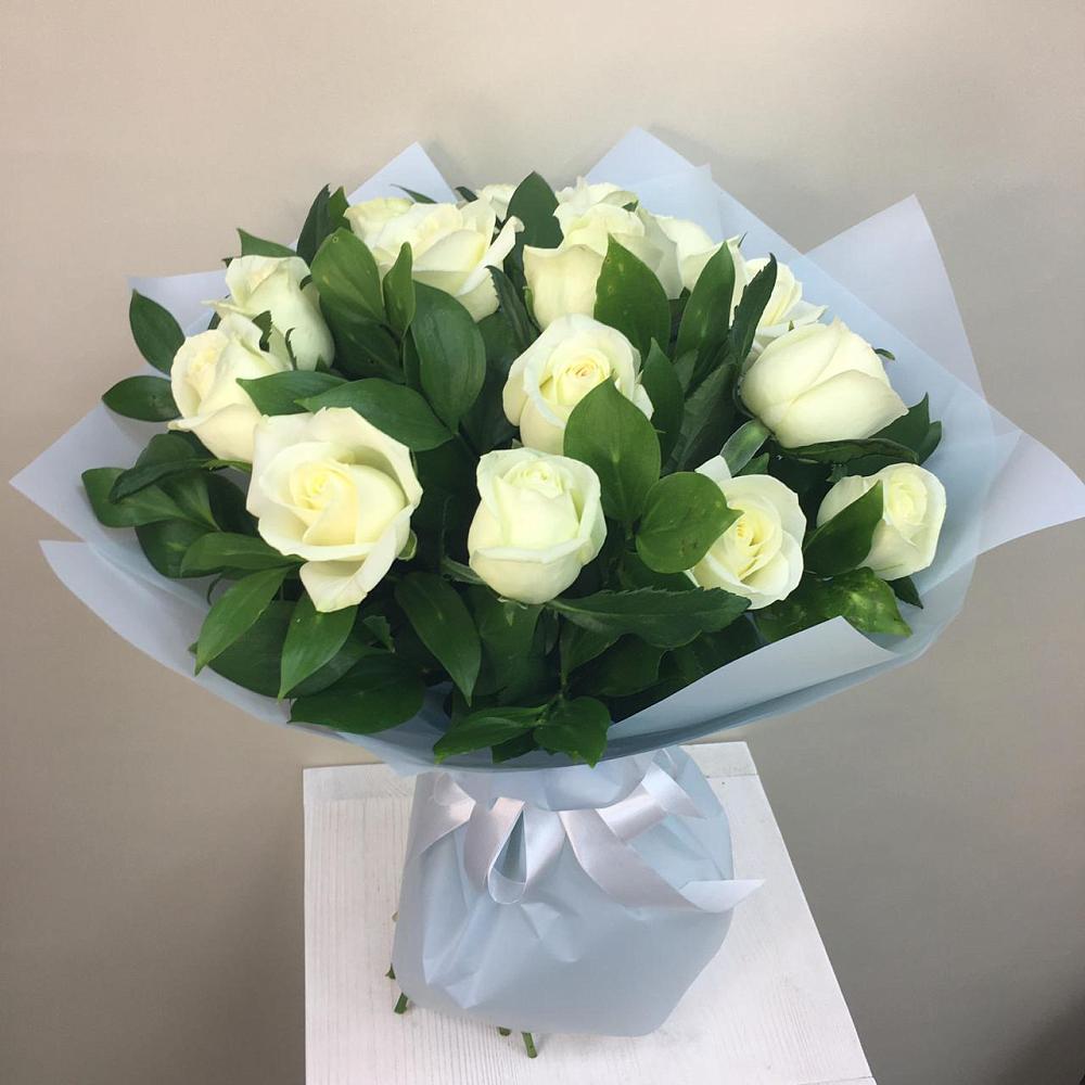 Букет 15 Белых роз Проуд в Залари