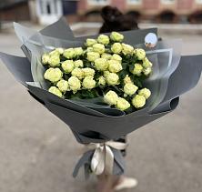 Букет Белые кустовые розы Солинеро в Залари