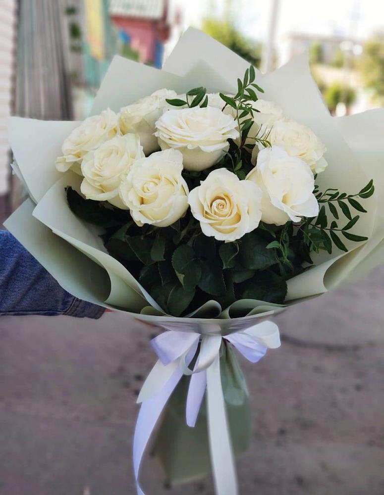 Букет Белые розы Проуд в Залари