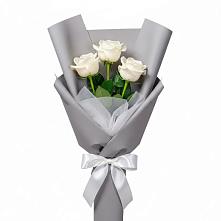 Букет 3 белые розы в Залари