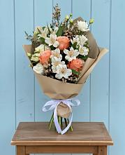 Букет цветов из:  Альстромерии, Лизиантусы, Розы и Хризантемы в Залари