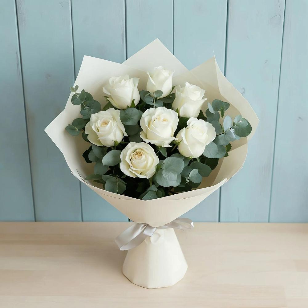 Букет Белые розы в Эвкалипте в Залари