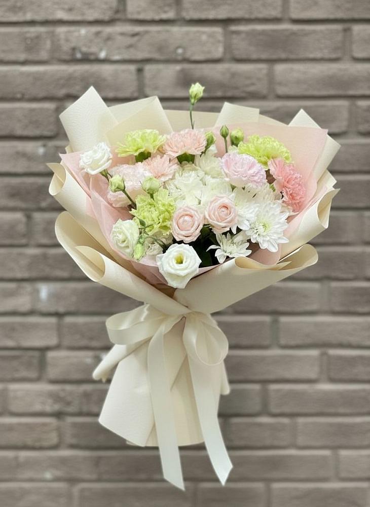 Букет цветов из: Гвоздики, Розы, Лизиантусы и Хризантемы в Залари