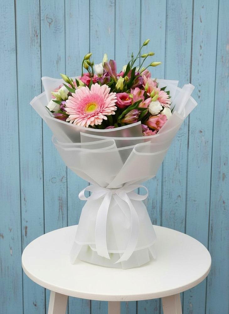 Букет цветов из: Герберы, Альстромерии и Лизиантусы в Залари