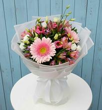 Букет цветов из:  Герберы, Альстромерии и Лизиантусы в Залари
