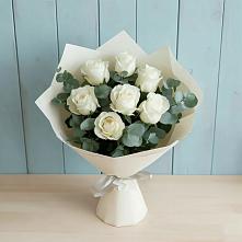 Букет Белые розы в Эвкалипте в Залари