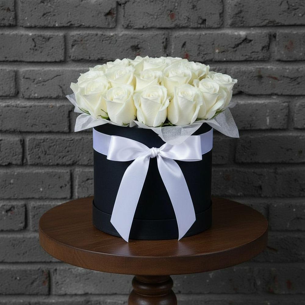 Цветочная композиция из Розы в шляпной коробке в Залари