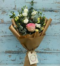 Букет цветов из:  Розы и Лизиантусы в Залари
