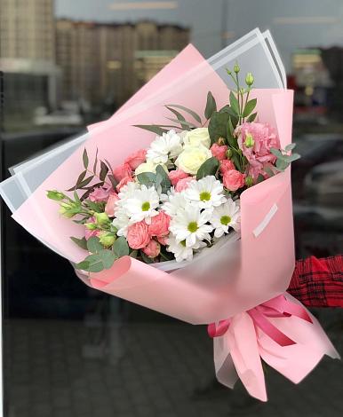 Букет цветов из: Розы, Лизиантусы и Хризантемы в Залари